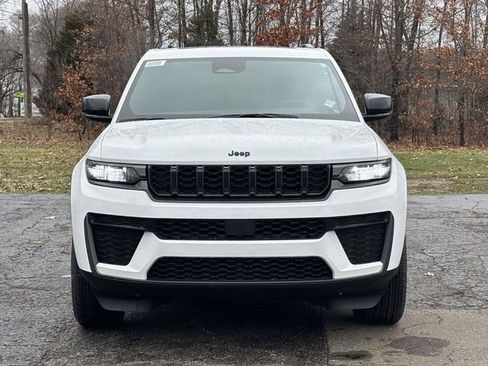 New 2026 Jeep Grand Cherokee 4WD image 30