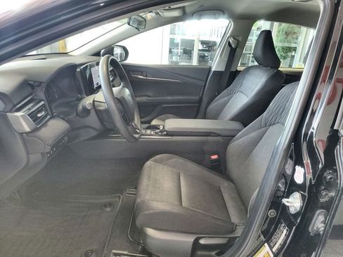 Used 2025 Toyota Camry LE FWD image 12