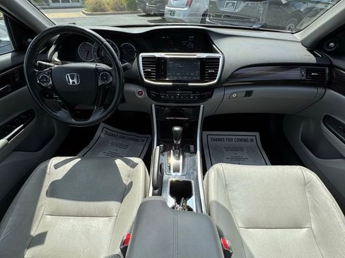 Used 2017 Honda Accord EX-L image 16