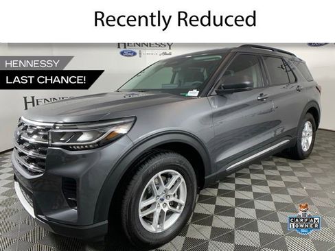 Used 2025 Ford Explorer Active image 1