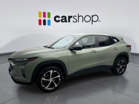 Used 2024 Chevrolet Trax RS FWD image 1