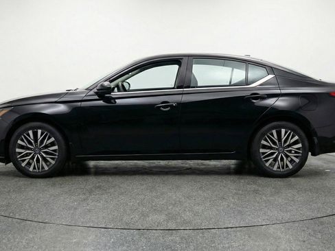 Used 2025 Nissan Altima 2.5 SV FWD image 5