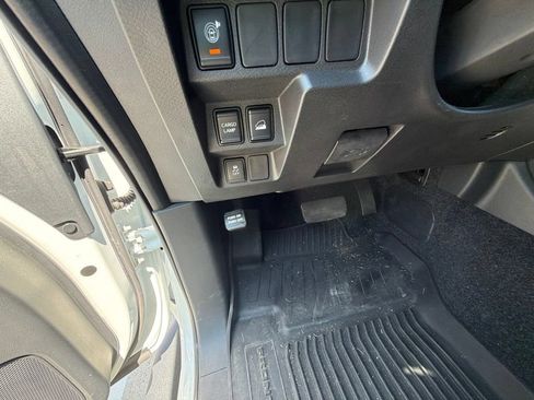 Used 2025 Nissan Frontier SV AWD/4WD image 31