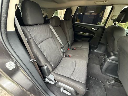 Used 2019 Dodge Journey SE w/ Connectivity Group FWD image 29