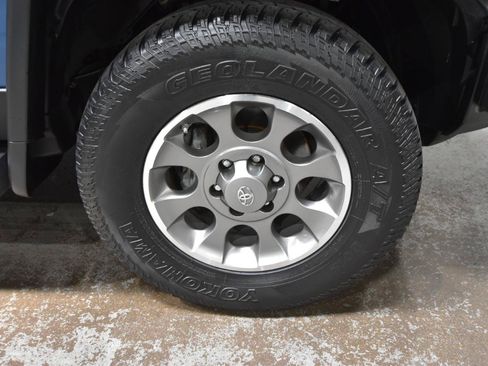 Used 2012 Toyota FJ Cruiser 4WD w/ Convenience Pkg image 52