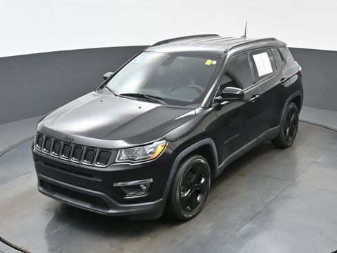 Used 2021 Jeep Compass Latitude FWD image 32