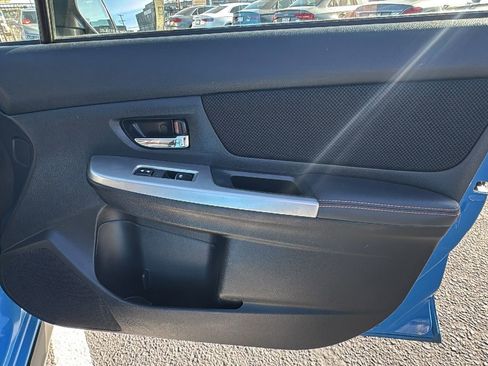 Used 2016 Subaru Crosstrek 2.0i Premium w/ Moonroof Package image 19