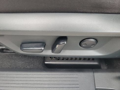 Certified 2023 Nissan Rogue SV FWD image 16