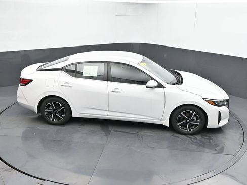 Used 2024 Nissan Sentra SV FWD image 33