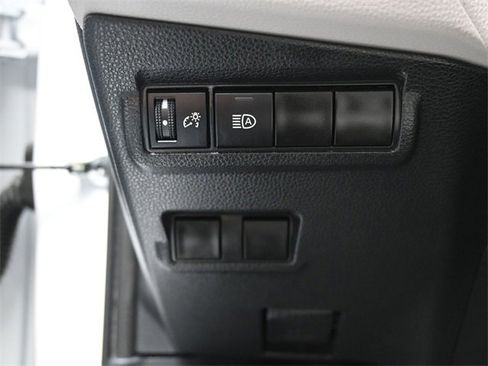 Used 2023 Toyota Corolla Cross LE image 21