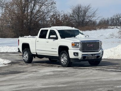 Used 2016 GMC Sierra 2500 Denali w/ Duramax Plus Package
