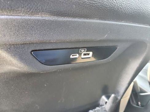 Used 2022 Chrysler Pacifica Touring-L image 14