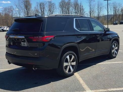 Used 2023 Chevrolet Traverse LT w/ LT Premium Package AWD/4WD image 8