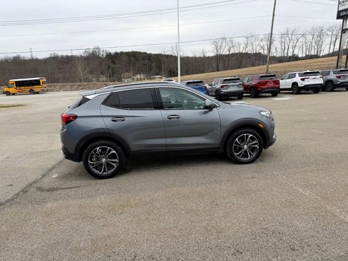 Certified 2022 Buick Encore GX Essence image 6