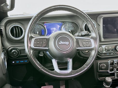 Used 2023 Jeep Wrangler Sahara w/ Cold Weather Group image 17