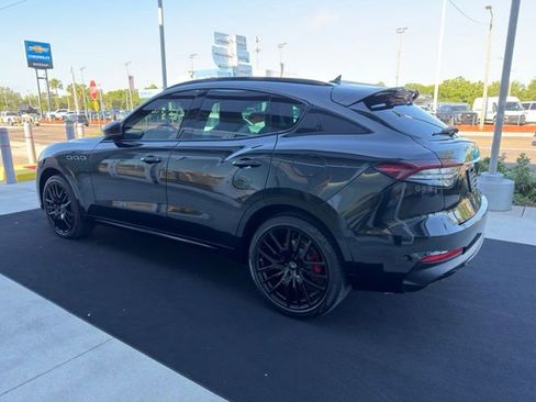 Used 2022 Maserati Levante Modena AWD/4WD image 3