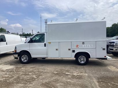 New 2025 Chevrolet Express 3500 w/ Power Convenience Package