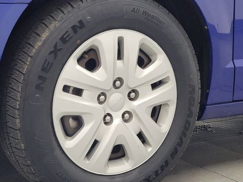 Used 2019 Dodge Grand Caravan SE FWD image 31