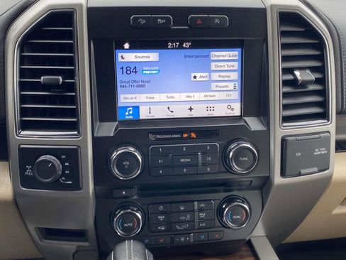 Used 2017 Ford F150 Lariat image 25