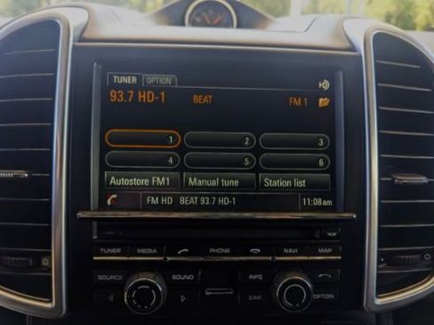 Used 2016 Porsche Cayenne image 13