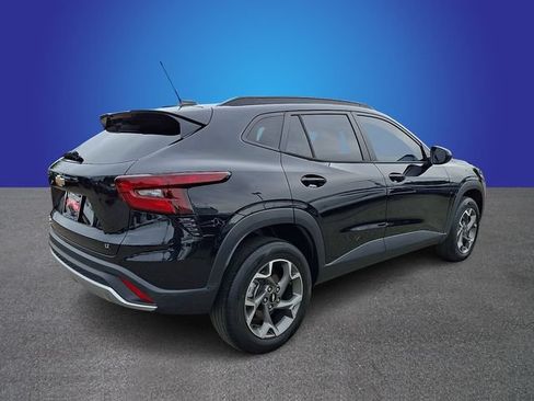 Used 2024 Chevrolet Trax LT FWD image 4