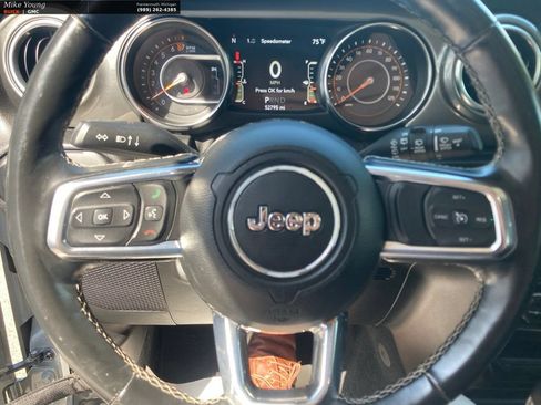 Used 2021 Jeep Wrangler Unlimited Sahara w/ Uconnect 4C Nav & Sound Group AWD/4WD image 22