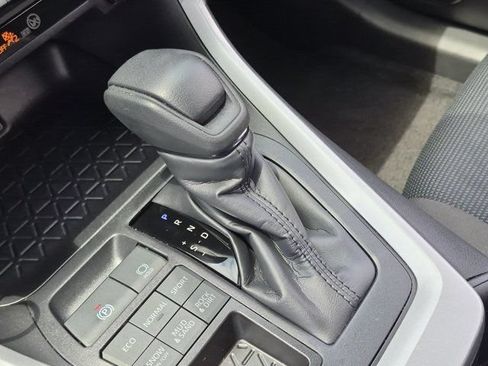 Used 2025 Toyota RAV4 LE AWD/4WD image 19