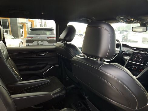 Used 2022 Jeep Grand Cherokee L Laredo image 33