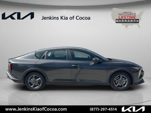 New 2026 Kia K4 FWD image 3