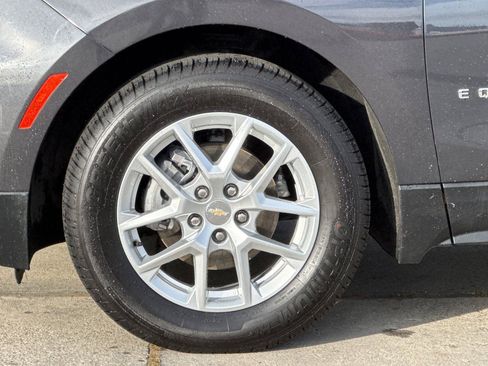 Used 2023 Chevrolet Equinox LT FWD image 28