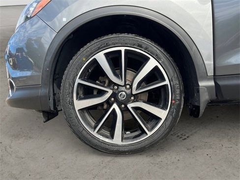 Used 2018 Nissan Rogue Sport SL w/ SL Premium Package image 15