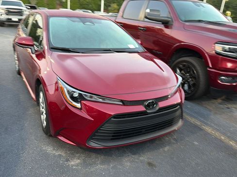 Certified 2025 Toyota Corolla LE w/ Convenience Package FWD image 4