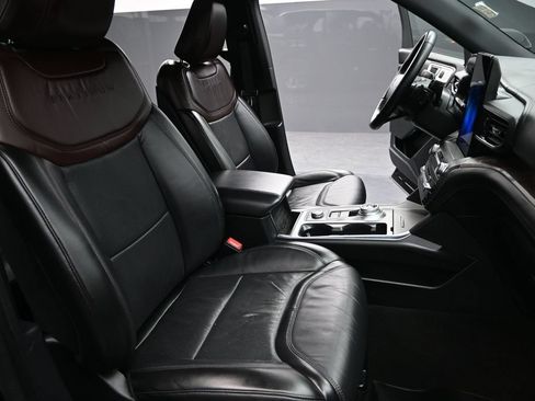 Used 2020 Ford Explorer Platinum w/ Premium Technology Package AWD/4WD image 24
