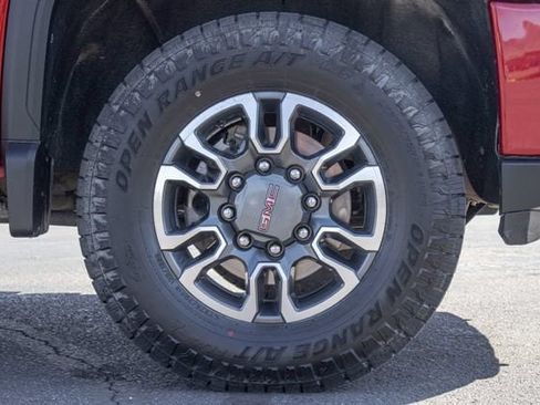 Used 2021 GMC Sierra 2500 AT4 w/ AT4 Preferred Package AWD/4WD image 12