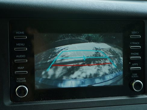 Used 2020 Toyota Sienna L image 31