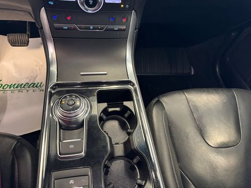 Used 2019 Ford Edge Titanium w/ Equipment Group 301A AWD/4WD image 15