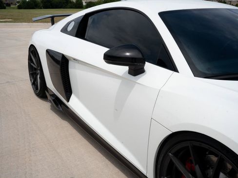 Used 2018 Audi R8 V10 RWD image 31