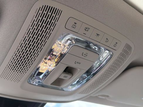 Used 2023 Mercedes-Benz GLB 250 image 25