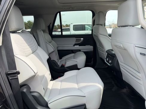 Used 2025 Ford Expedition Max Platinum w/ Platinum Ultimate Package AWD/4WD image 33