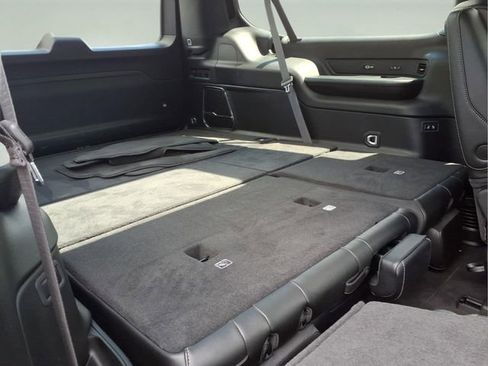 Used 2024 Jeep Wagoneer L Series II AWD/4WD image 18