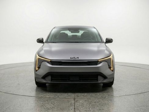Used 2025 Kia K4 FWD image 1