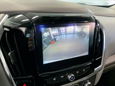 Used 2018 Chevrolet Traverse LT image 22