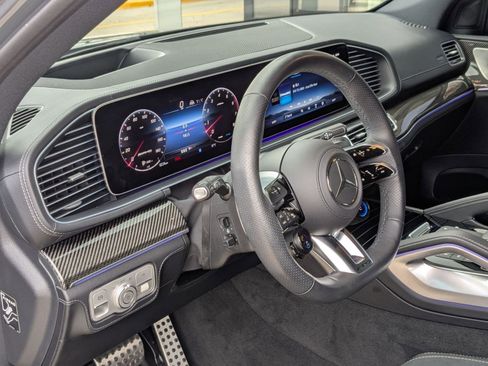 Used 2025 Mercedes-Benz GLE 53 AMG 4MATIC image 4