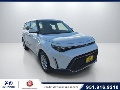 Used 2023 Kia Soul S image 1