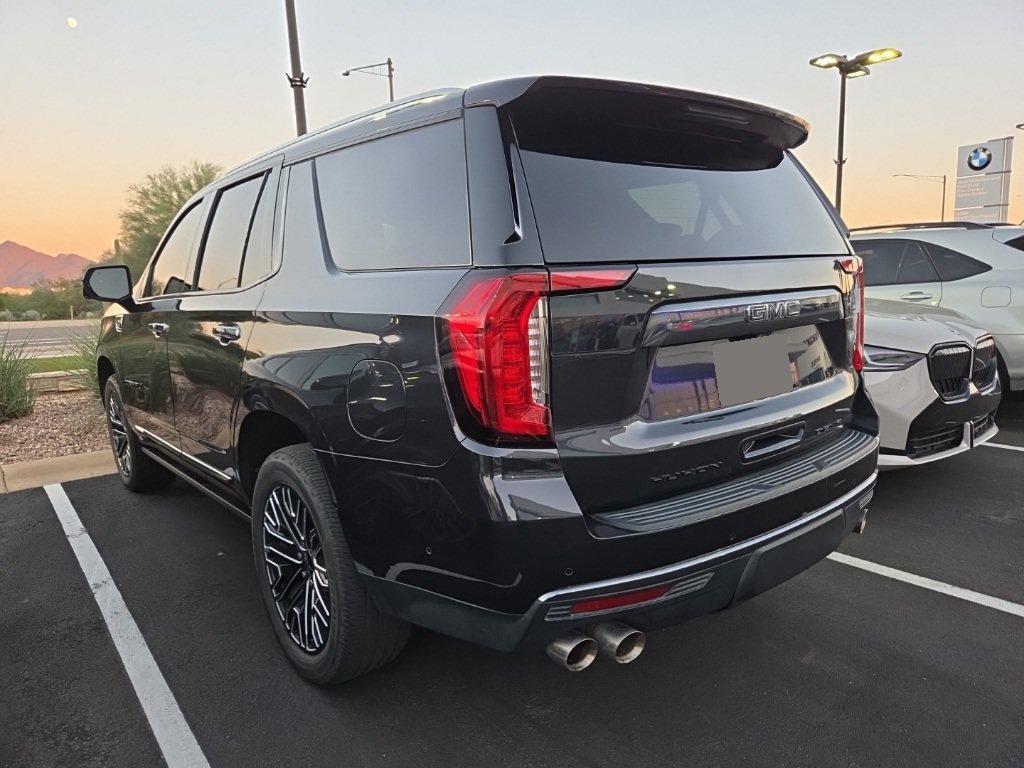 Used 2023 GMC Yukon Denali Ultimate AWD/4WD image 3