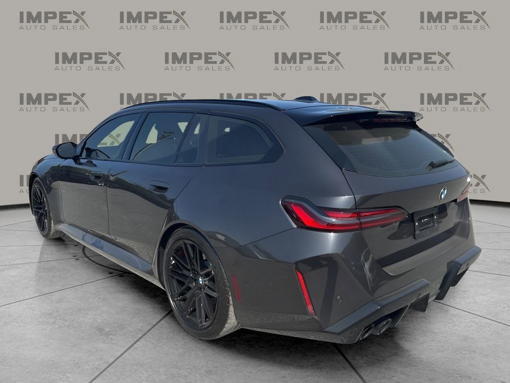 Used 2025 BMW M5 Touring AWD/4WD image 3