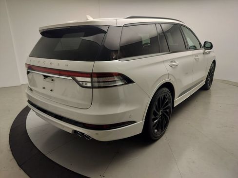 Used 2024 Lincoln Aviator Reserve w/ Equipment Group 201A AWD/4WD image 3