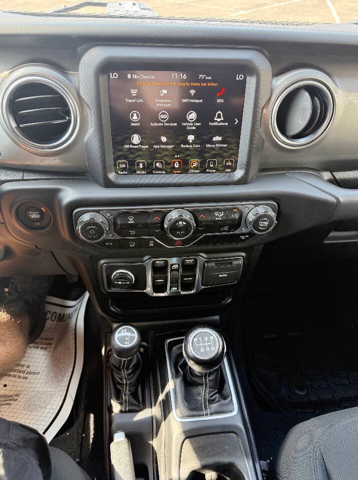 Used 2018 Jeep Wrangler Unlimited Sahara AWD/4WD image 13