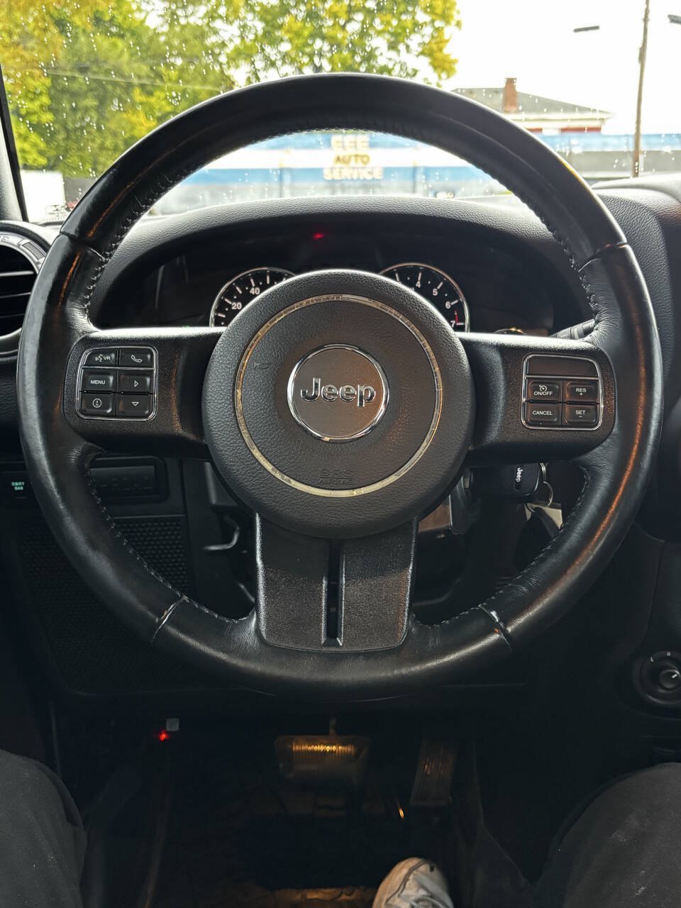 Used 2017 Jeep Wrangler Rubicon w/ Power Convenience Group AWD/4WD image 18