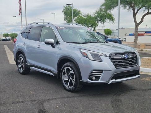 Used 2023 Subaru Forester Touring AWD/4WD image 3